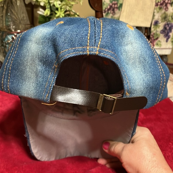 Hat - Picture 3 of 5